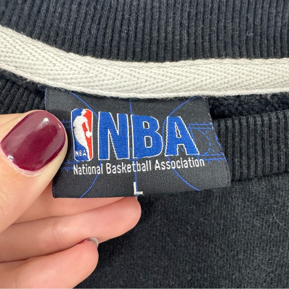 NBA Official Women's Cropped Long Sleeve Athletic Tee Size Large - Picture 3 of 5